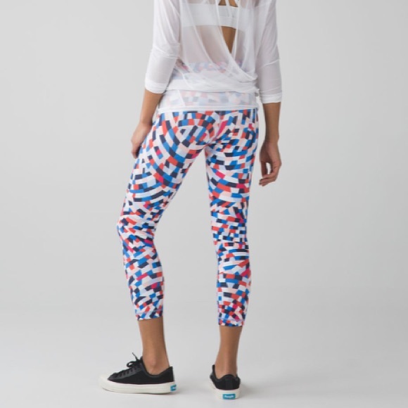 lululemon athletica Pants - Lululemon Wunder Under Crop |||